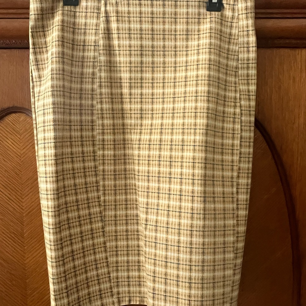 Stitch fix wardrobe stretchy skirt. Never worn